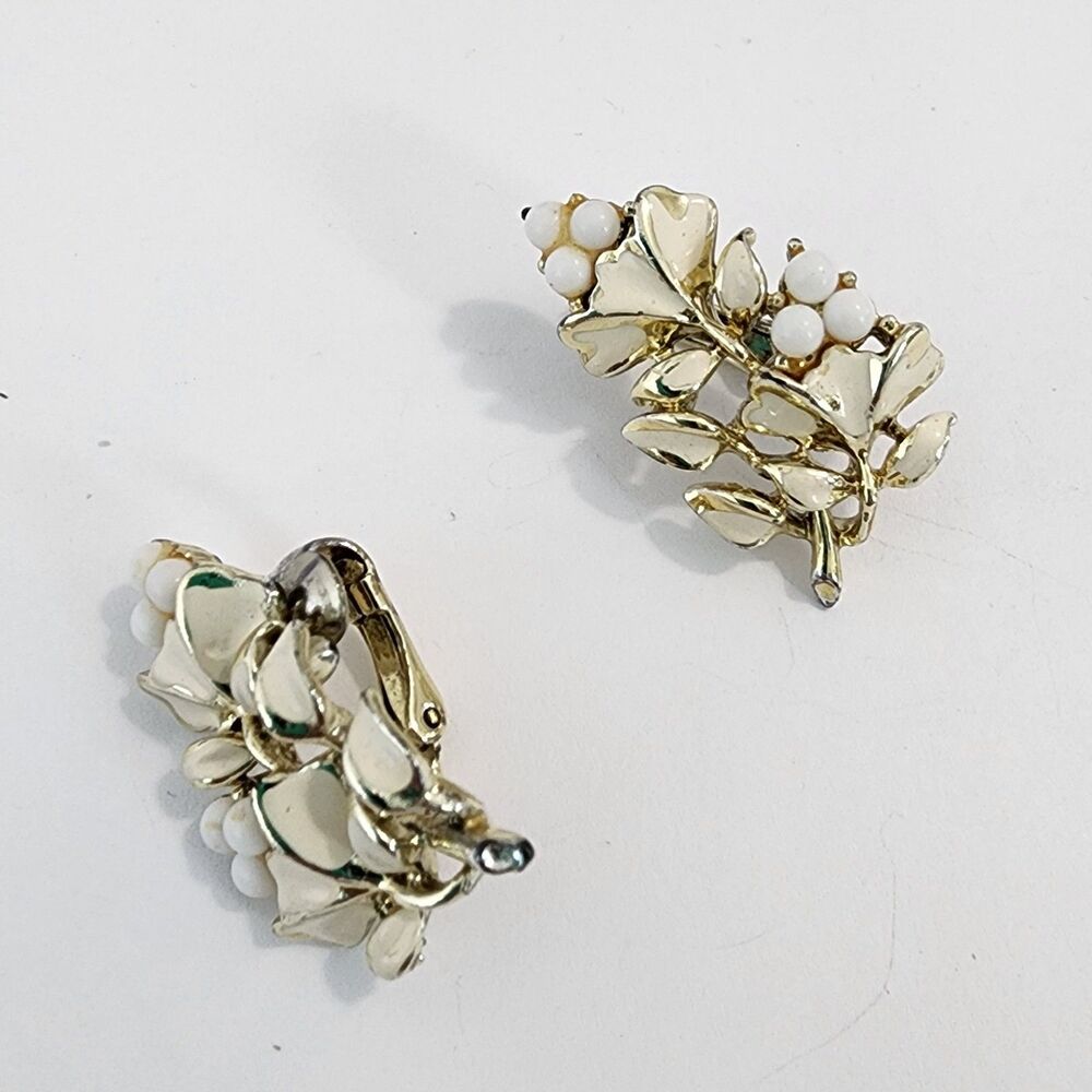 CORO Enamel Flower Earrings  Clip On Leaf Gold Tone Faux Pearl Vintage Estate